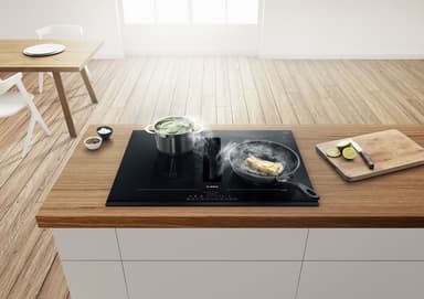 Bosch Serie 6 Induktionshäll med fläkt PVQ895F25E (80cm)