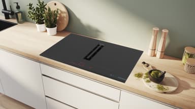 Bosch Serie 6 Induktionshäll med fläkt PVQ795H26E (70cm)