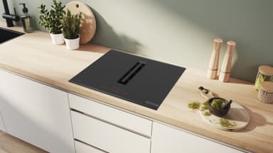 Bosch Serie 6 Induktionshäll med fläkt PVQ695H26E (60cm)