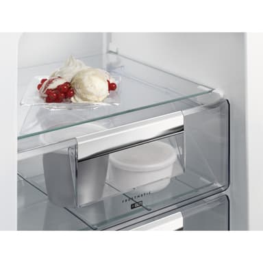 AEG Serie 7000 Frysskåp TAB7N12EF (integrerad)