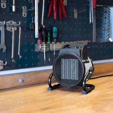 VONROC Elektrisk värmefläkt 1000W/2000W – Keramisk – Vit
