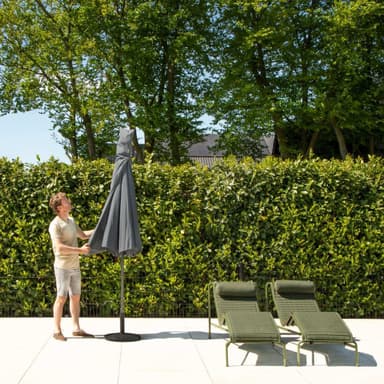VONROC Premium parasoll Recanati Ø300cm - Inkl. parasollöverdrag - Runt parasoll - Tiltbart - UV-beständig duk - Grå