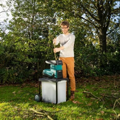 VONROC Kompostkvarn – 2800W – Ljudlös motor | Inkl. 60L uppsamlingsbehållare