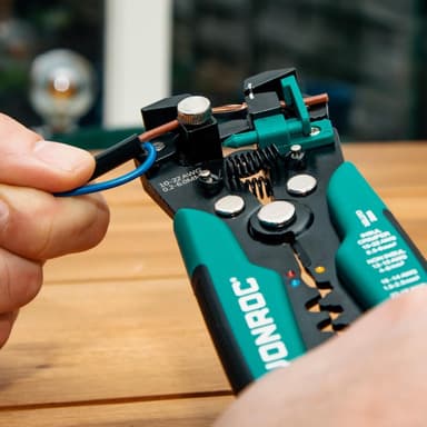 VONROC Professionell automatisk kabelskaltång | Inkl. 270 tillbehör