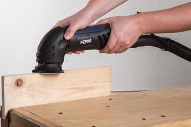 FERM Delta slipmaskin 280 W – med 6-delad sandpappersset (P80) och dammutsugningsadapter