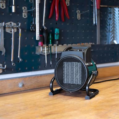 VONROC Elektrisk värmefläkt 1000W/2000W – Keramisk – Grön