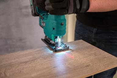 VONROC Sticksåg 20V – 2.0Ah | Inkl. 2x 2.0Ah Batteri och snabbladdare