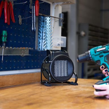 VONROC Elektrisk värmefläkt 1000W/2000W – Keramisk – Grå