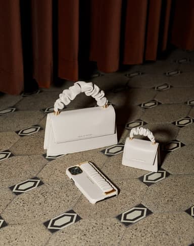Statement Case iPhone 12/12P Ruffle Cream-Top-Hd