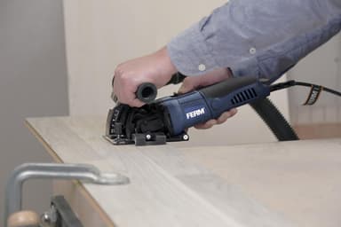 FERM precisionscirkelsåg CSM1043 – 500W – Inkl. 3 sågblad och förvaringsväska
