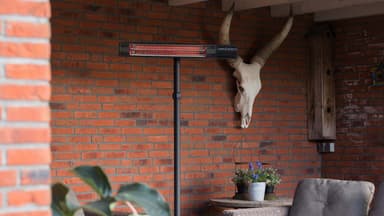Sunred Värmare Mörk Stående Svart 2500 Watt