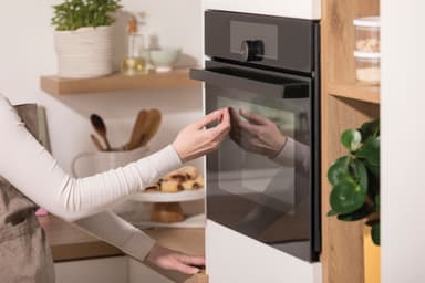 Gorenje Kompaktugn med mikro BCM4547A10BG (Svart)