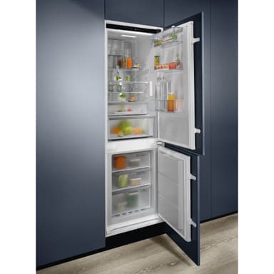 Electrolux Serie 800 Kyl/Frys ENC8MD18S (integrerad)