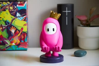 Cable Guys smartphone/kontrollerhållare figur (Fall Guys)