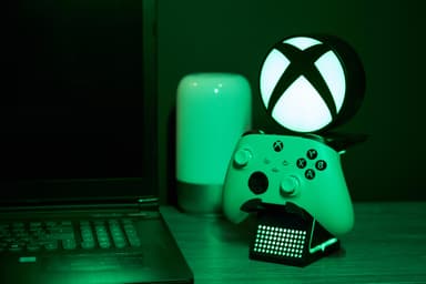 Cable Guys IKON smartphone/kontrollerhållare (Xbox)