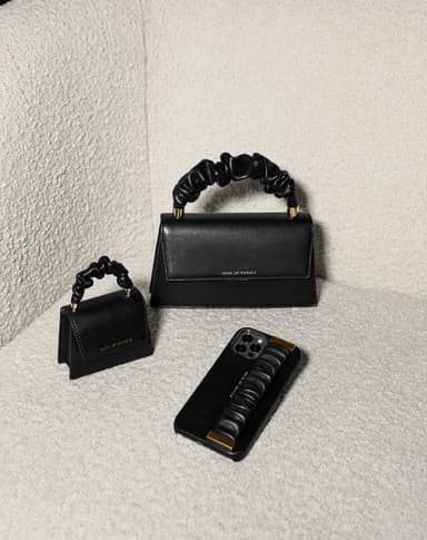 Statement Case iPhone 12/12P Ruffle Noir-Top-Hd