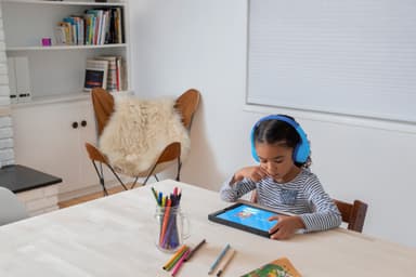 Belkin SoundForm Mini trådlösa on-ear-hörlurar (blå)