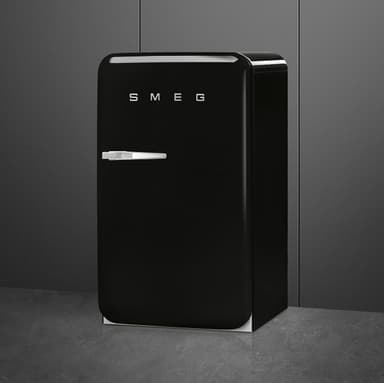 Smeg 50's Style Kylskåp med frysfack FAB10RBL6 (svart)