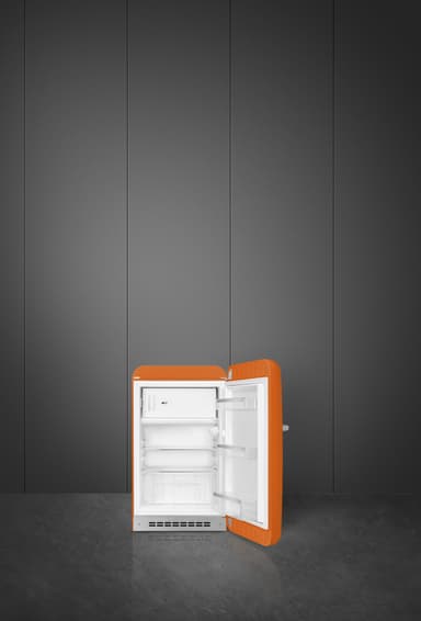 Smeg 50's Style Kylskåp med frysfack FAB10ROR6 (orange)