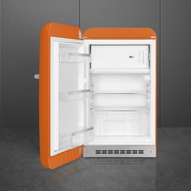 Smeg 50's Style Kylskåp med frysfack FAB10LOR6 (orange)
