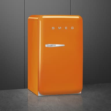 Smeg 50's Style Kylskåp med frysfack FAB10ROR6 (orange)
