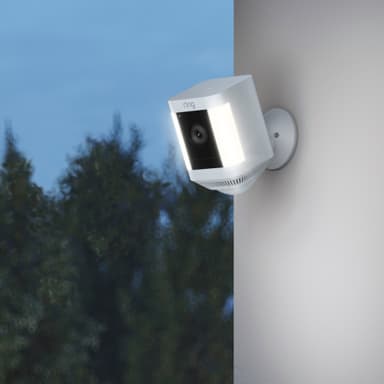 Ring Spotlight Cam Plus säkerhetskamera (vit/batteri)