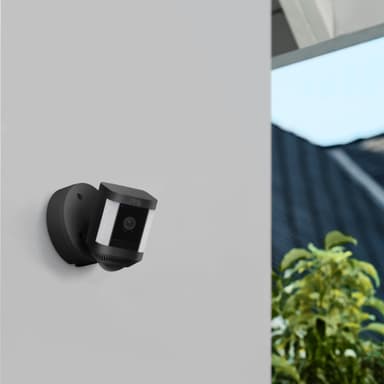 Ring Spotlight Cam Plus säkerhetskamera (svart/batteri)