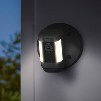 Ring Spotlight Cam Pro säkerhetskamera (svart/batteri)
