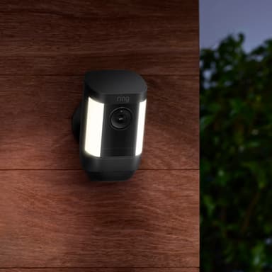 Ring Spotlight Cam Pro säkerhetskamera (svart/batteri)