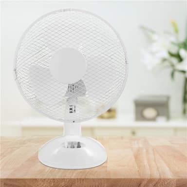 Bordsfläkt i klassisk design, Oscillerande, 26 cm, Vit