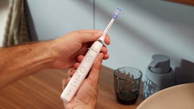 Philips Sonicare Series 7100 eltandborste HX742002 (vit)