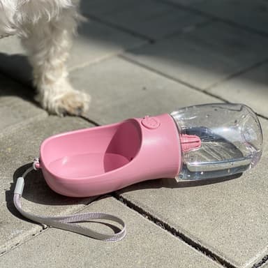 Bärbar vattenflaska i plast för hundar 350 ml (Rosa)