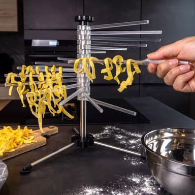 Pastahylla för upphängning och torkning av pasta