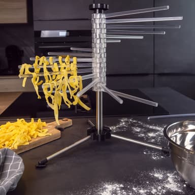Pastahylla för upphängning och torkning av pasta