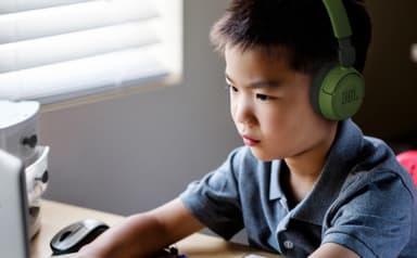 JBL Jr. 310BT trådlösa on-ear hörlurar (grön)