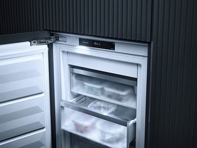 Miele Frysskåp FNS 7774 D (integrerad)