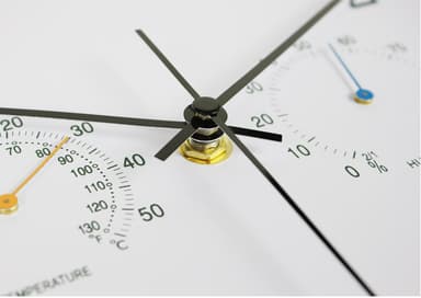 Tyst väggklocka med termometer och hygrometer, 30 cm diameter Svart