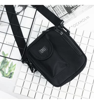 Lätt crossbody-väska 18x15x5 cm