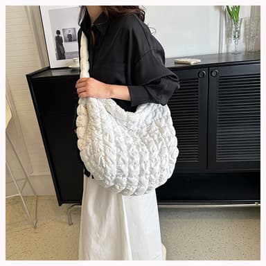 Lättviktsväska Nylon quiltad axelvadd Crossbody-väska Vit