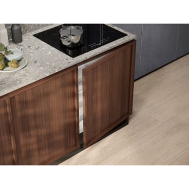 Electrolux Serie 600 Frysskåp B3AE82R (integrerad)