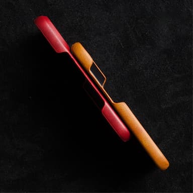SKALO iPhone 16 Pro PU-Läder Skal - Svart