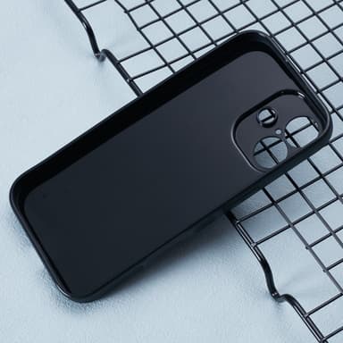 SKALO iPhone 16 Carbon Fiber TPU-skal - Svart