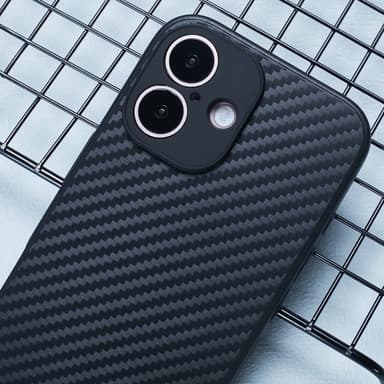 SKALO iPhone 16 Carbon Fiber TPU-skal - Svart