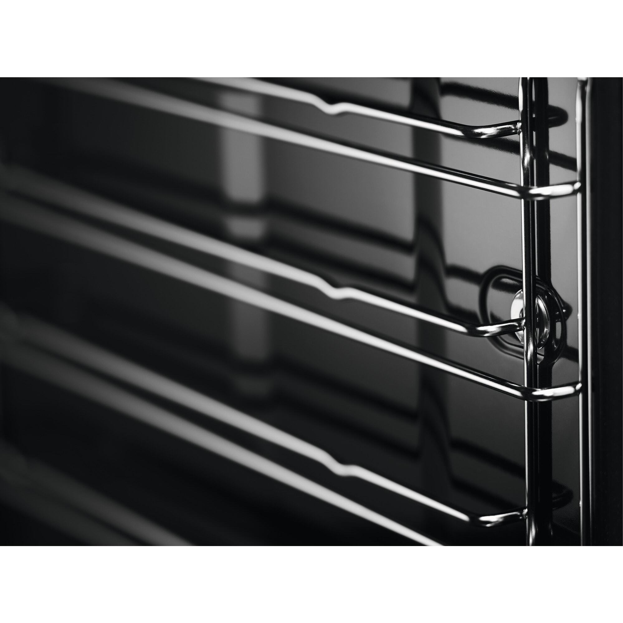 Electrolux Serie 600 Inbyggnadsugn OOB307NB (svart)