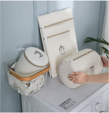 Broderade tvättpåsar 4-pack