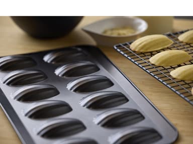 Blomsterbergs Madeleine mould for 12 pcs. Steel