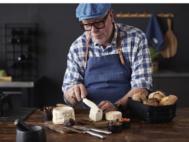 HOLM Cheese board with 3 knives