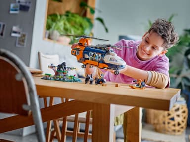 LEGO City Djungelhelikopter och basläger 60437