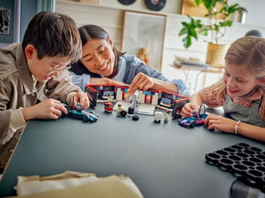 LEGO City F1 garage & Mercedes-AMG & Alpine bilar 60444
