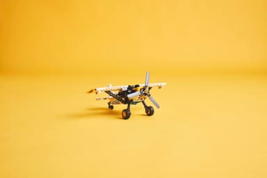 LEGO Technic Bushflygplan 42198